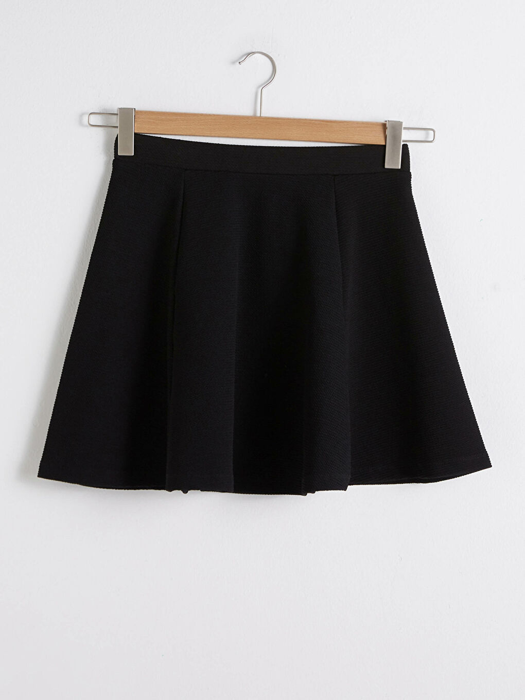 جيبة قصيرة مستقيمة