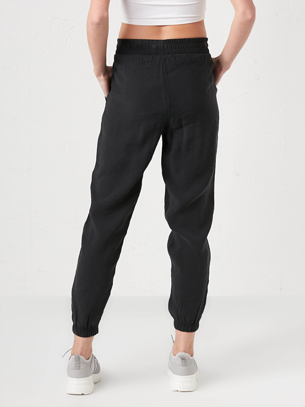Women's Modal Jogger Trousers With Pocket And Elastic Waist-3