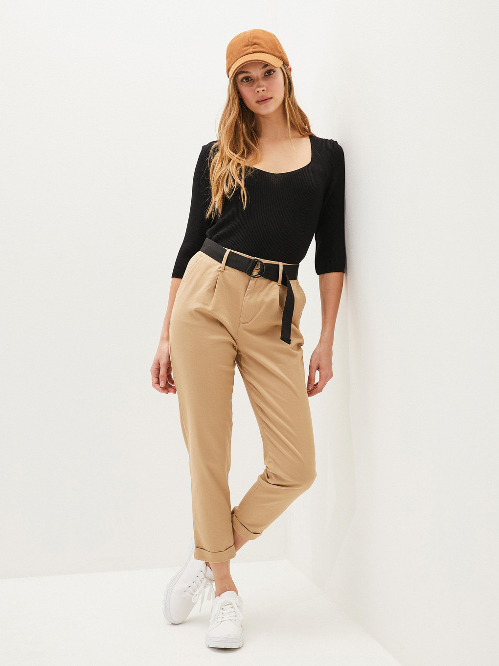 Belted Gabardine Carrot Trousers-4