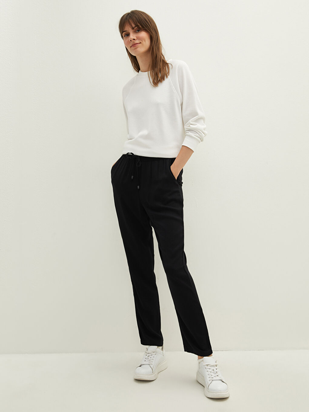 Siyah Beli Lastikli Cep Detaylı Belmando Kumaş Kadın Pantolon-2