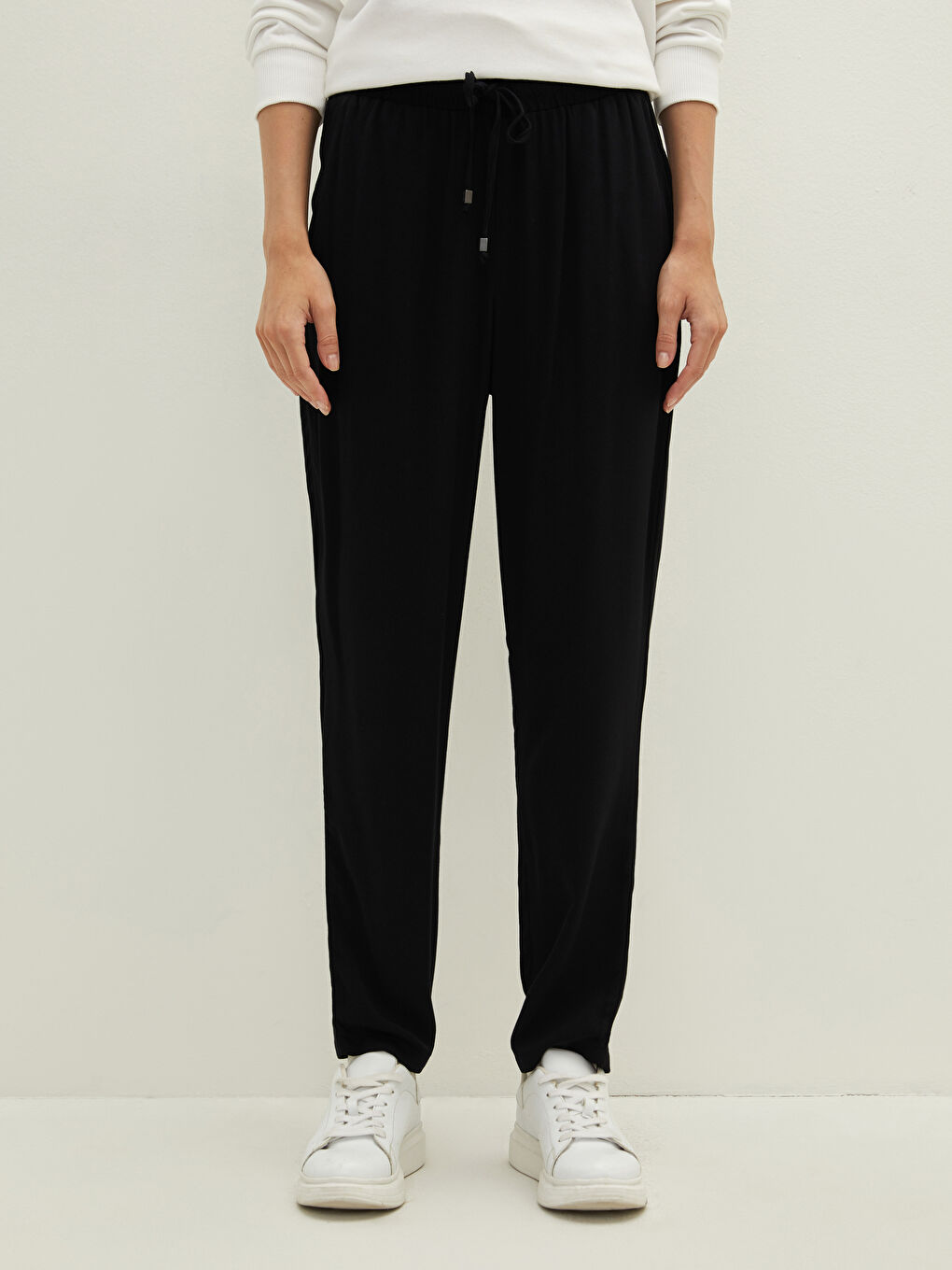 Siyah Beli Lastikli Cep Detaylı Belmando Kumaş Kadın Pantolon-3