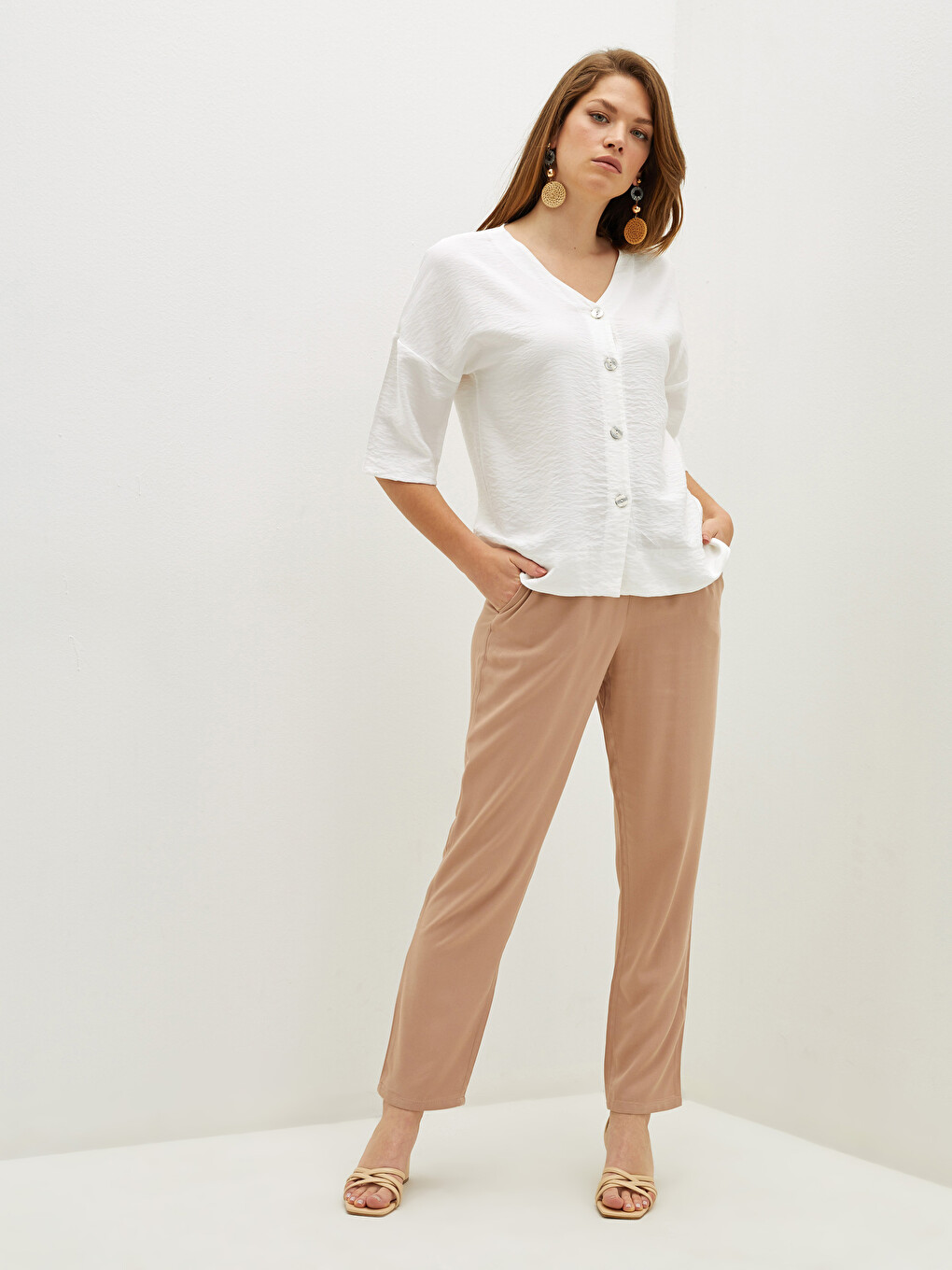 Pantalone za Žene od Belmando Materijala sa Elastičnim Strukem i Džepovima-10