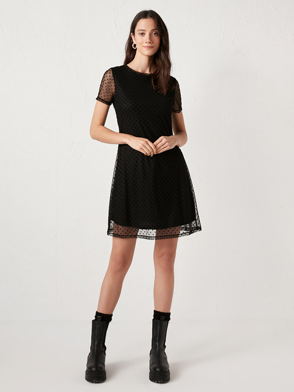 Siyah Puantiyeli Kısa Tül Elbise