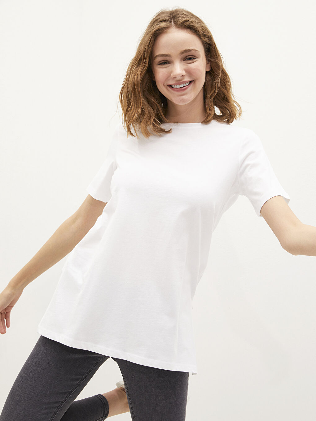 Beyaz Bisiklet Yaka Pamuklu Basic Tişört-4