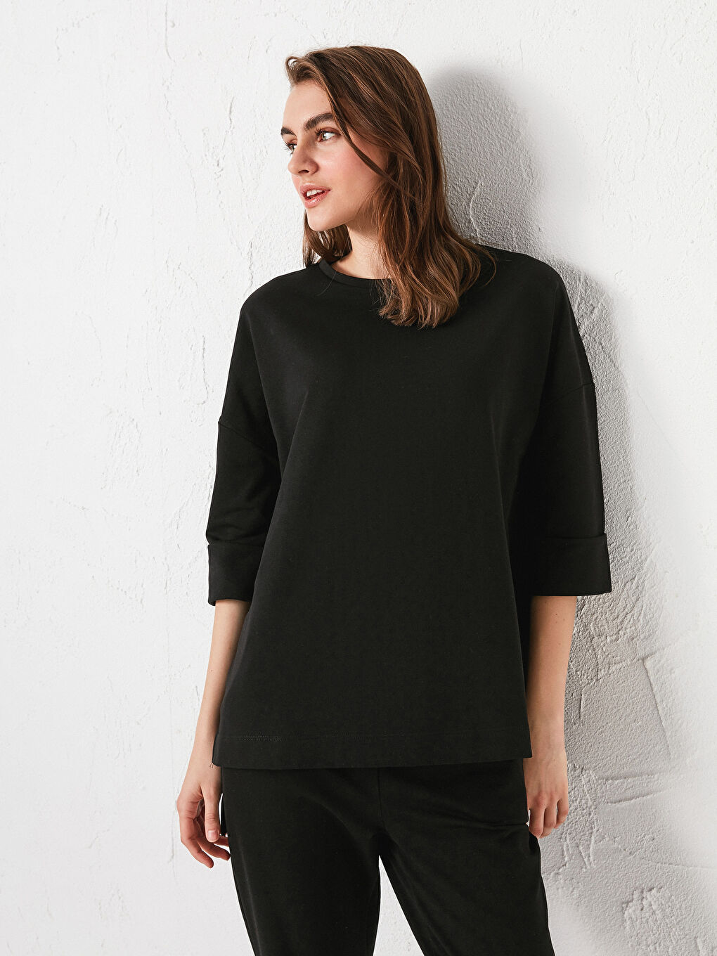 Siyah Bisiklet Yaka Düz Kısa Kollu Kadın Sweatshirt-1