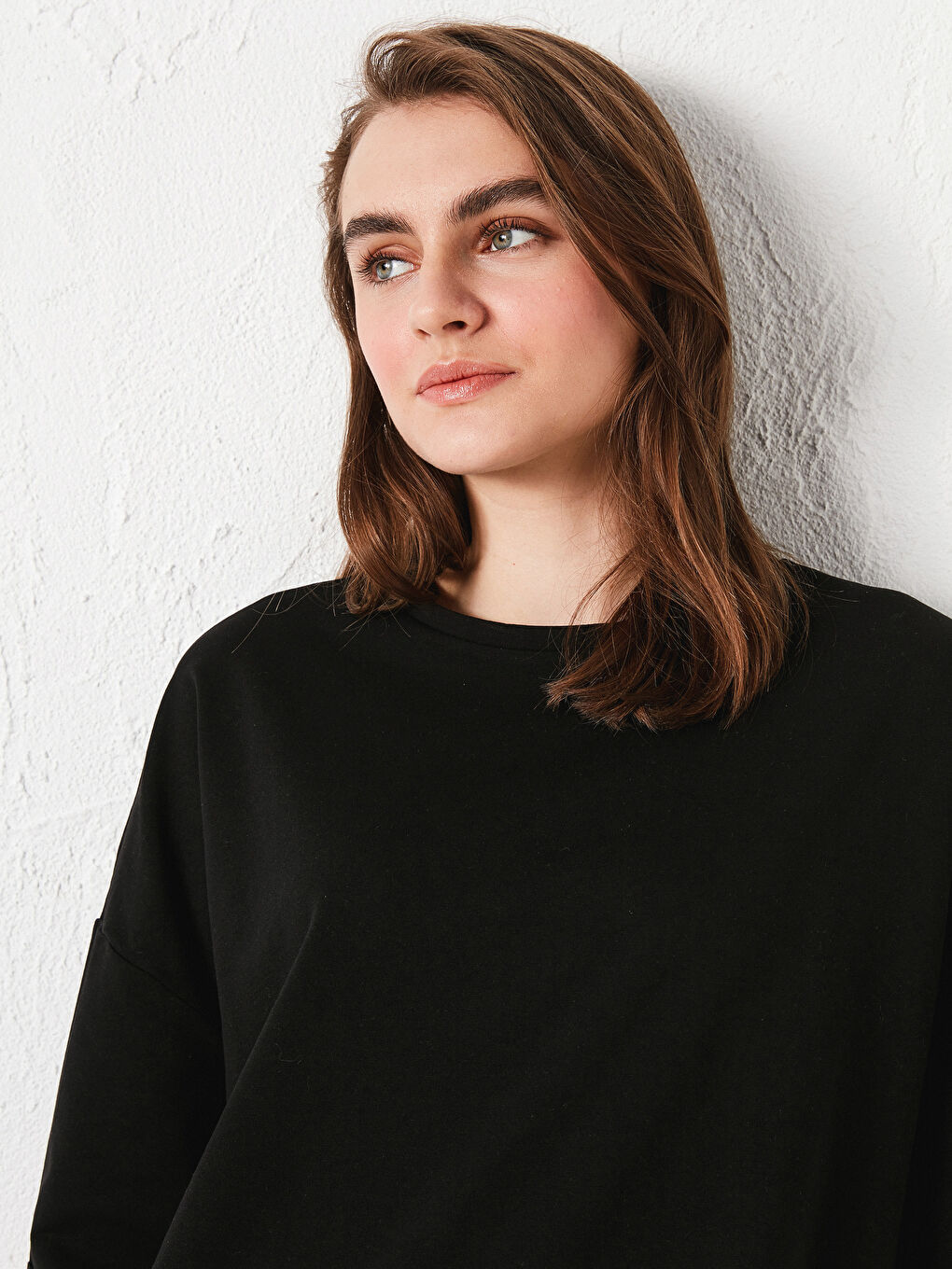 Siyah Bisiklet Yaka Düz Kısa Kollu Kadın Sweatshirt-2