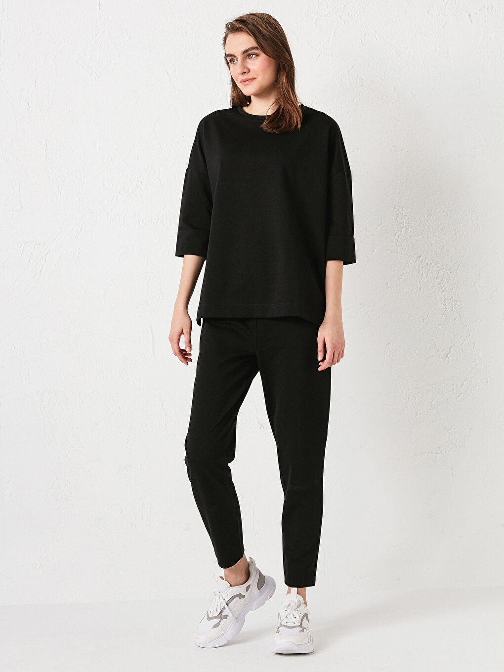 Siyah Bisiklet Yaka Düz Kısa Kollu Kadın Sweatshirt-3