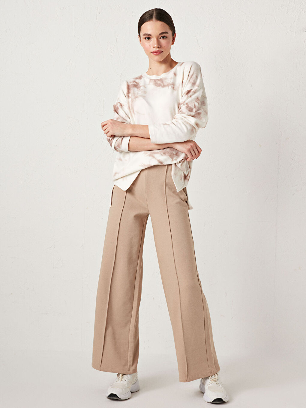 Bej Beli Lastikli Geniş Paça Kadın Eşofman Altı-4