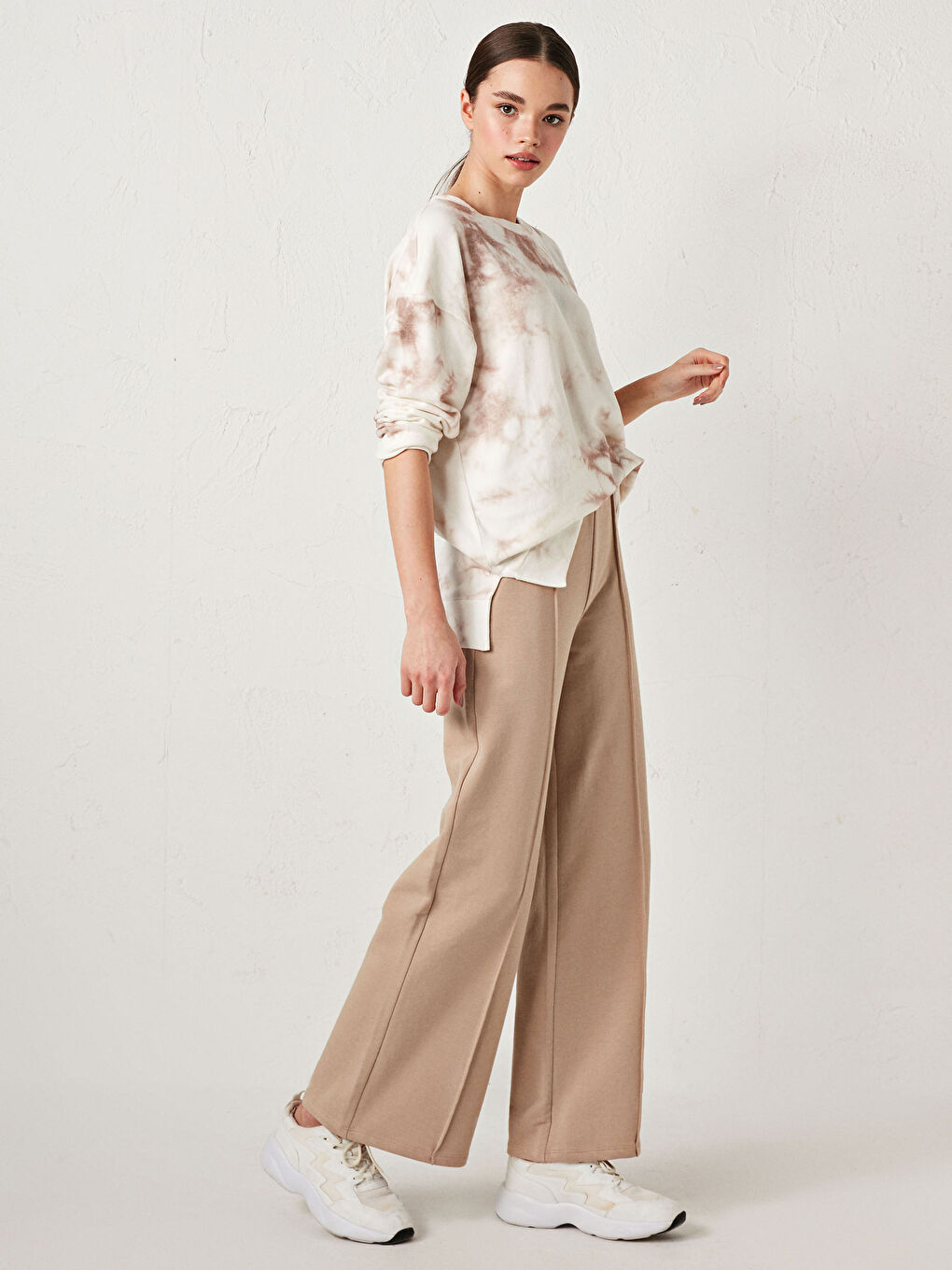 Bej Beli Lastikli Geniş Paça Kadın Eşofman Altı-6