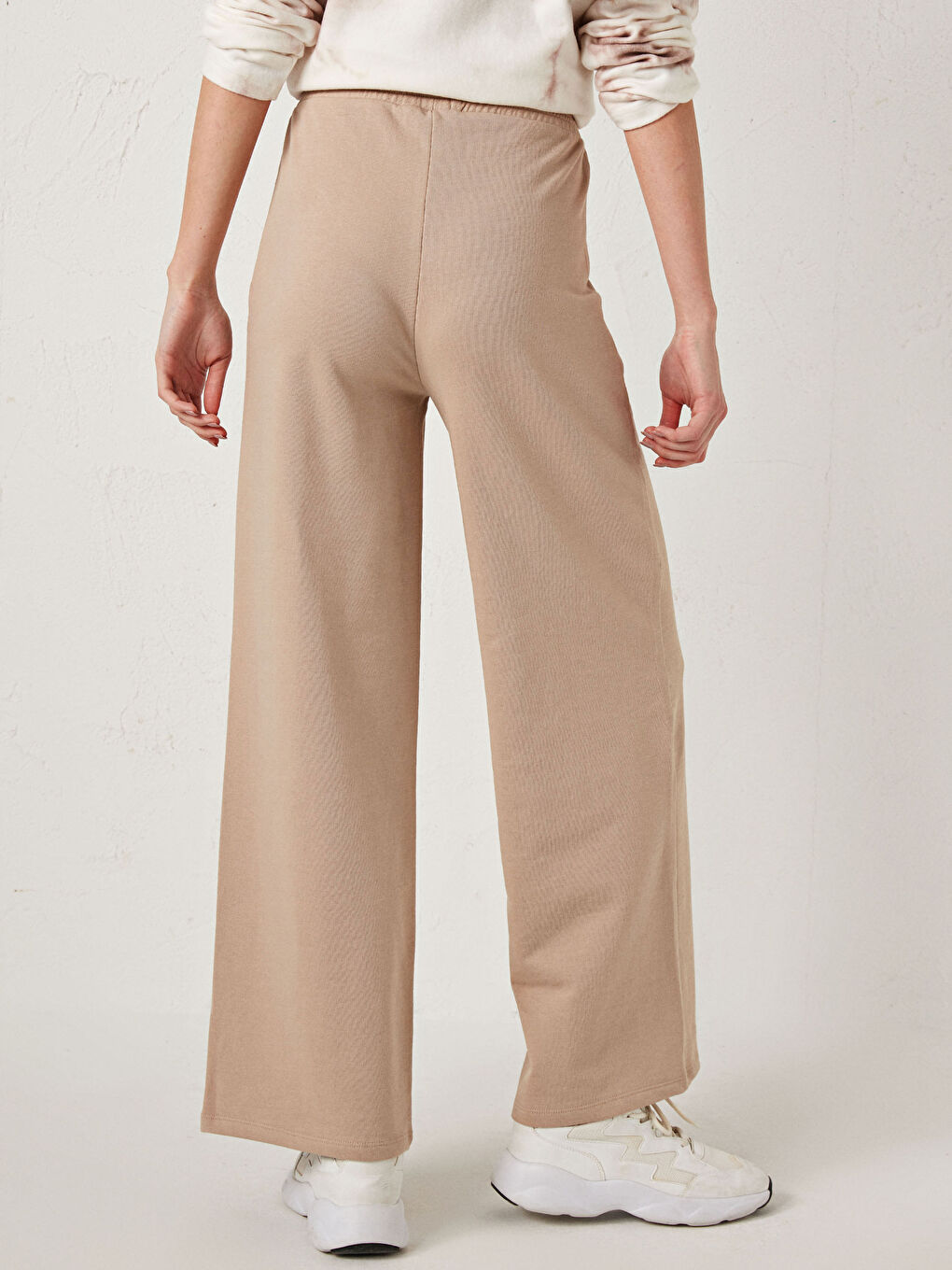 Bej Beli Lastikli Geniş Paça Kadın Eşofman Altı-8