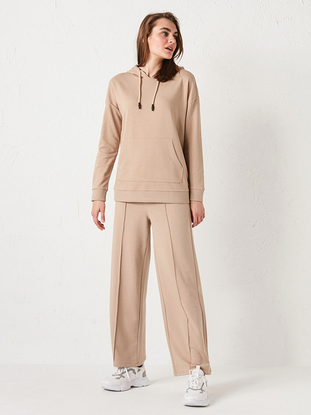 Bej Beli Lastikli Geniş Paça Kadın Eşofman Altı-1