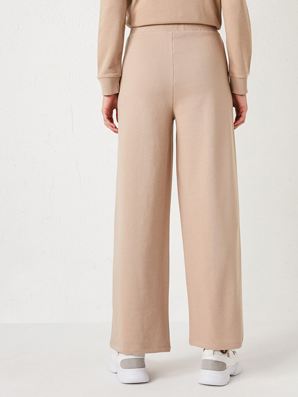 Bej Beli Lastikli Geniş Paça Kadın Eşofman Altı-3