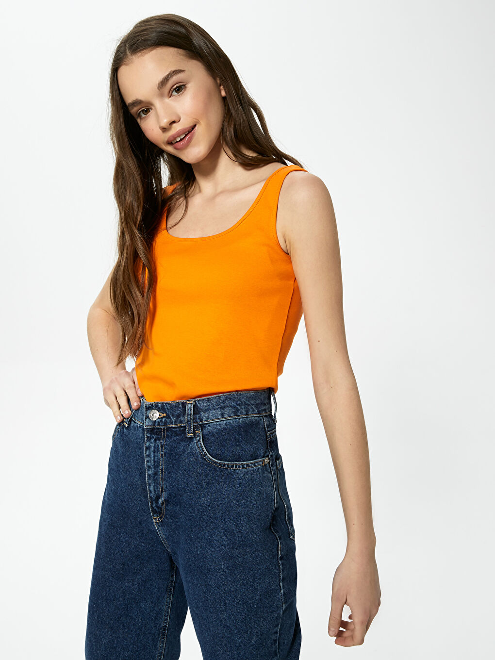 Turuncu Askılı U Yaka Pamuklu Kadın Atlet