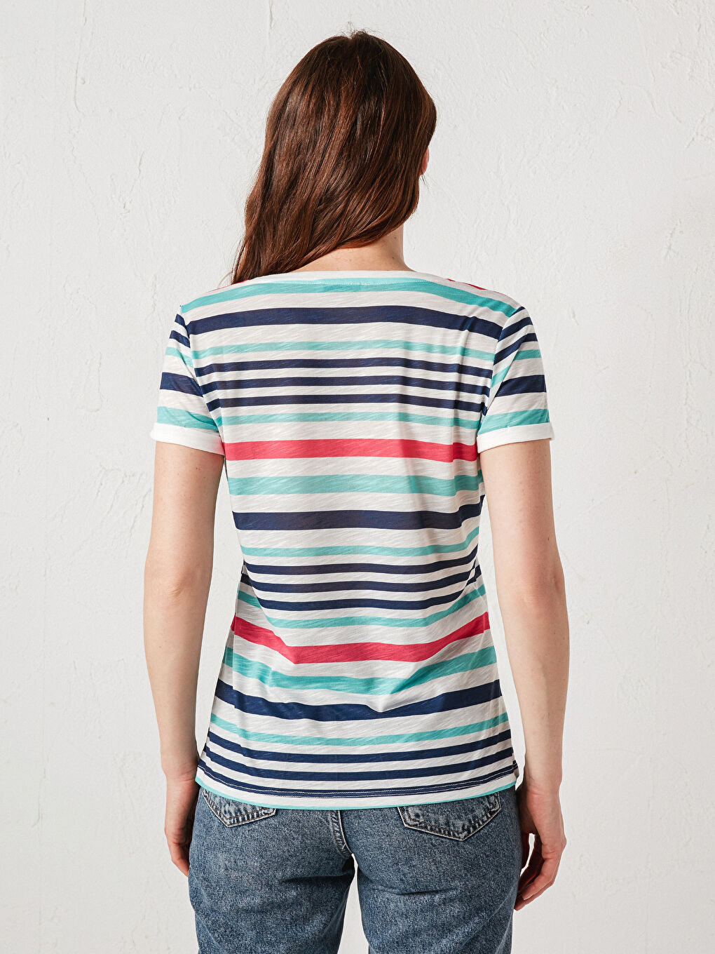 Turkuaz V Yaka Çizgili Kısa Kollu Kadın Tişört-4