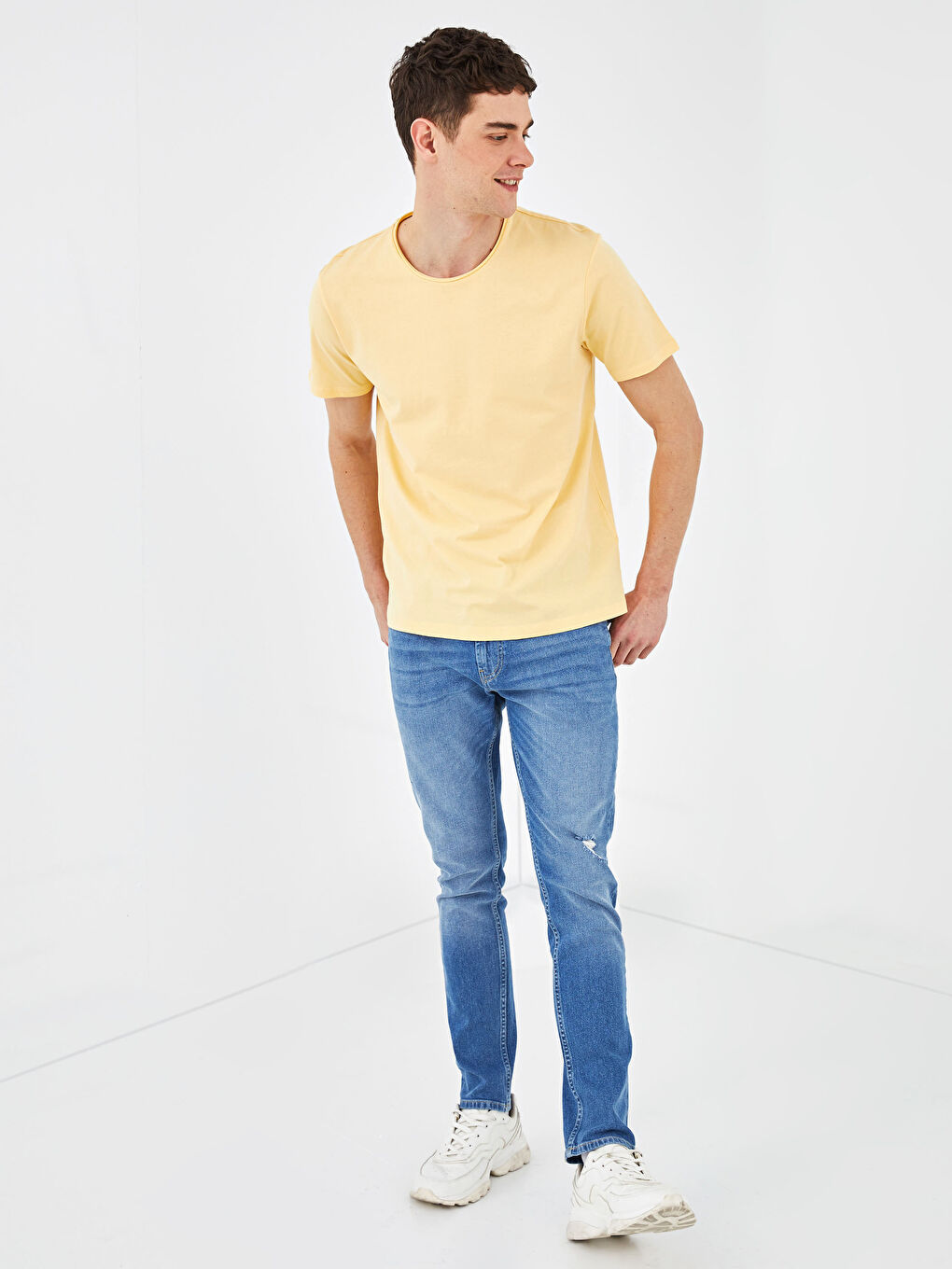 Sarı Bisiklet Yaka Basic Penye Tişört-1