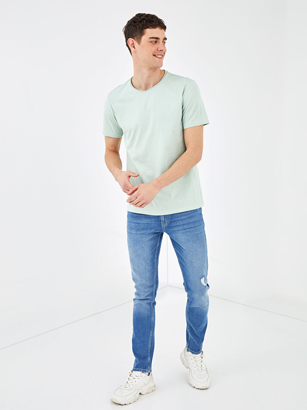 Yeşil Bisiklet Yaka Kısa Kollu Basic Penye Erkek Tişört-3