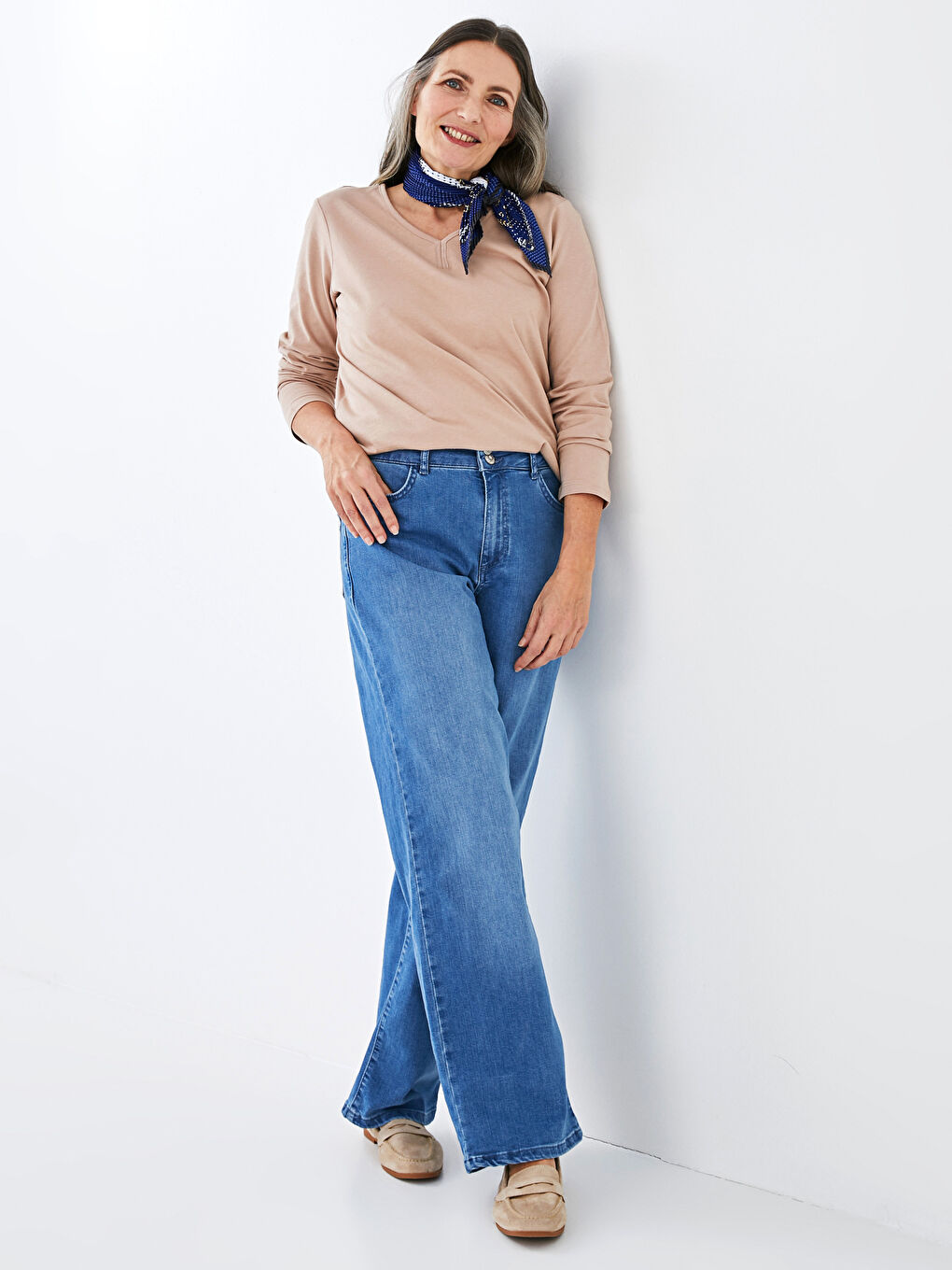 Bej V Yaka Basic Uzun Kollu Kadın Tişört-2