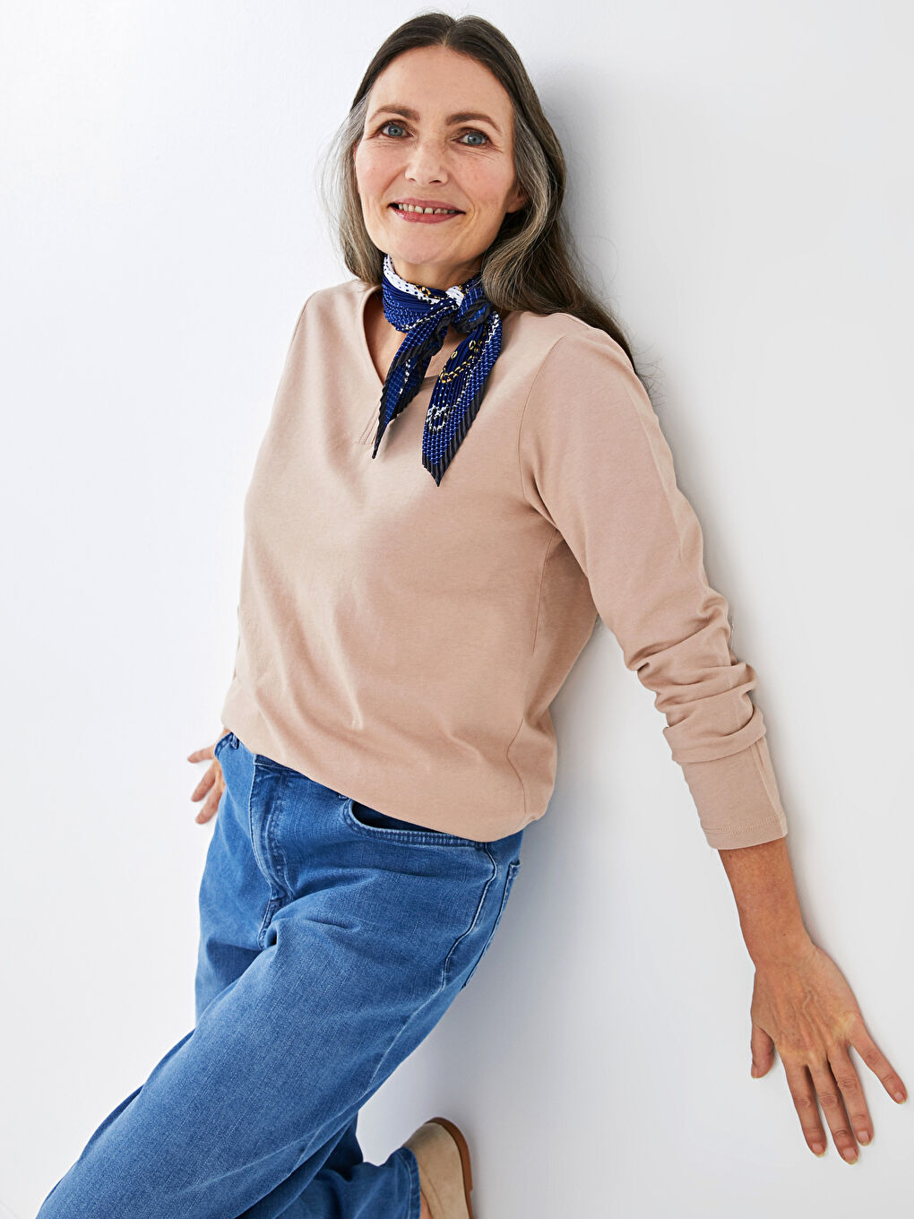 Bej V Yaka Basic Uzun Kollu Kadın Tişört-3