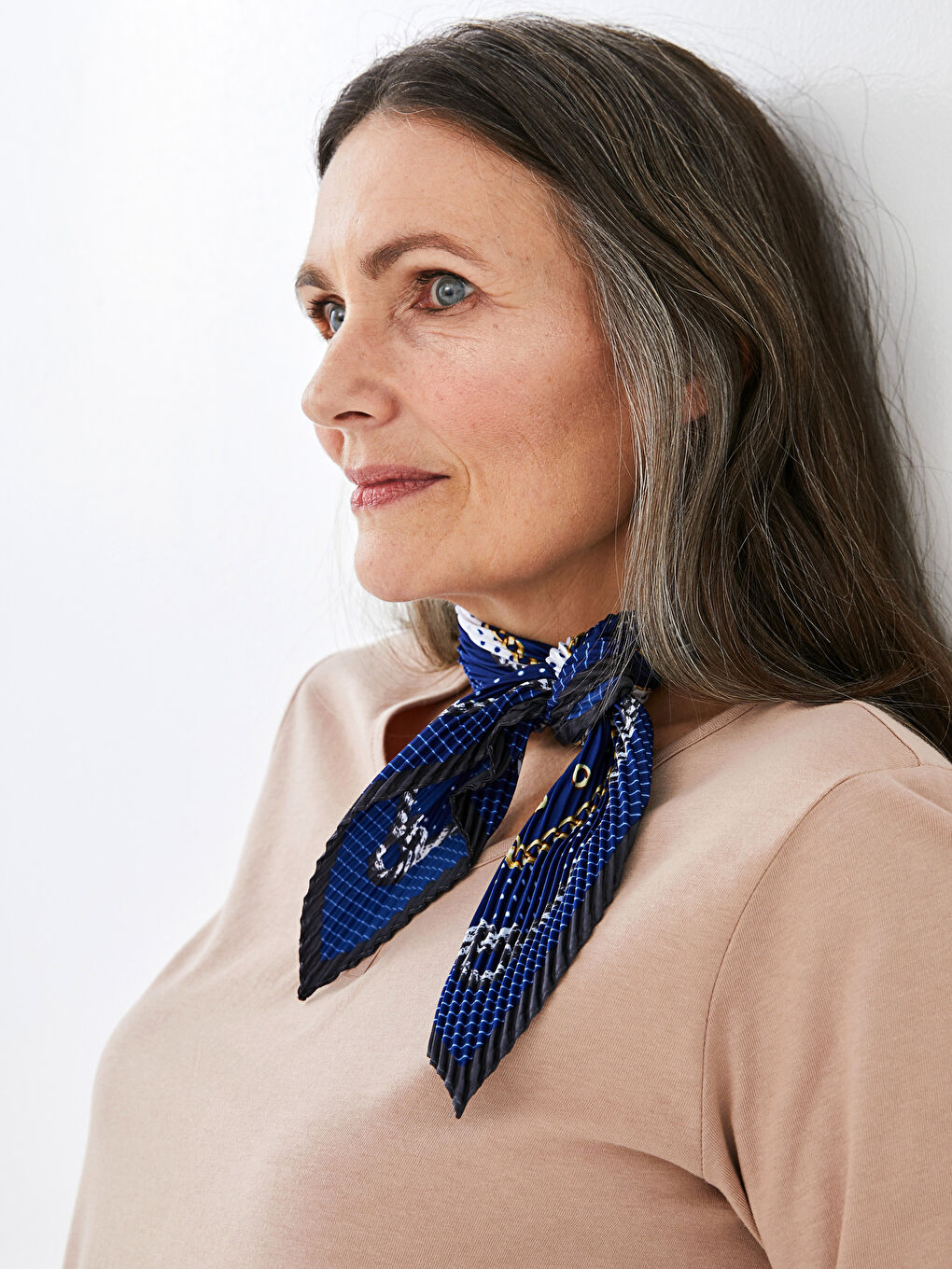 Bej V Yaka Basic Uzun Kollu Kadın Tişört-1