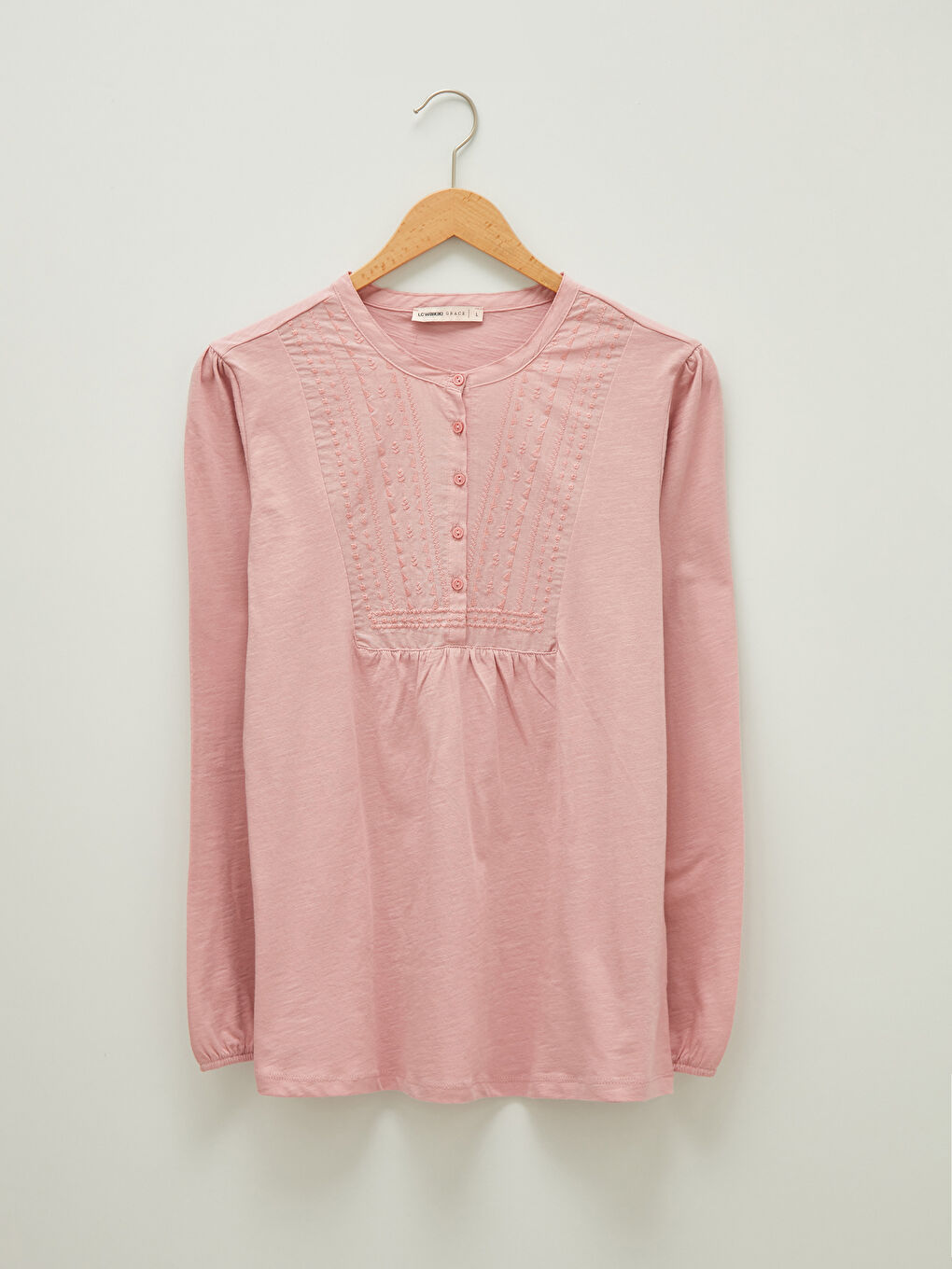 Pembe Bisiklet Yaka Düğme Detaylı Nakışlı Kadın Bluz-5