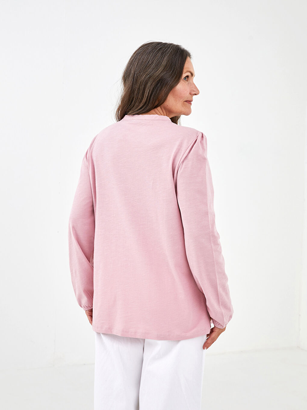 Pembe Bisiklet Yaka Düğme Detaylı Nakışlı Kadın Bluz-4