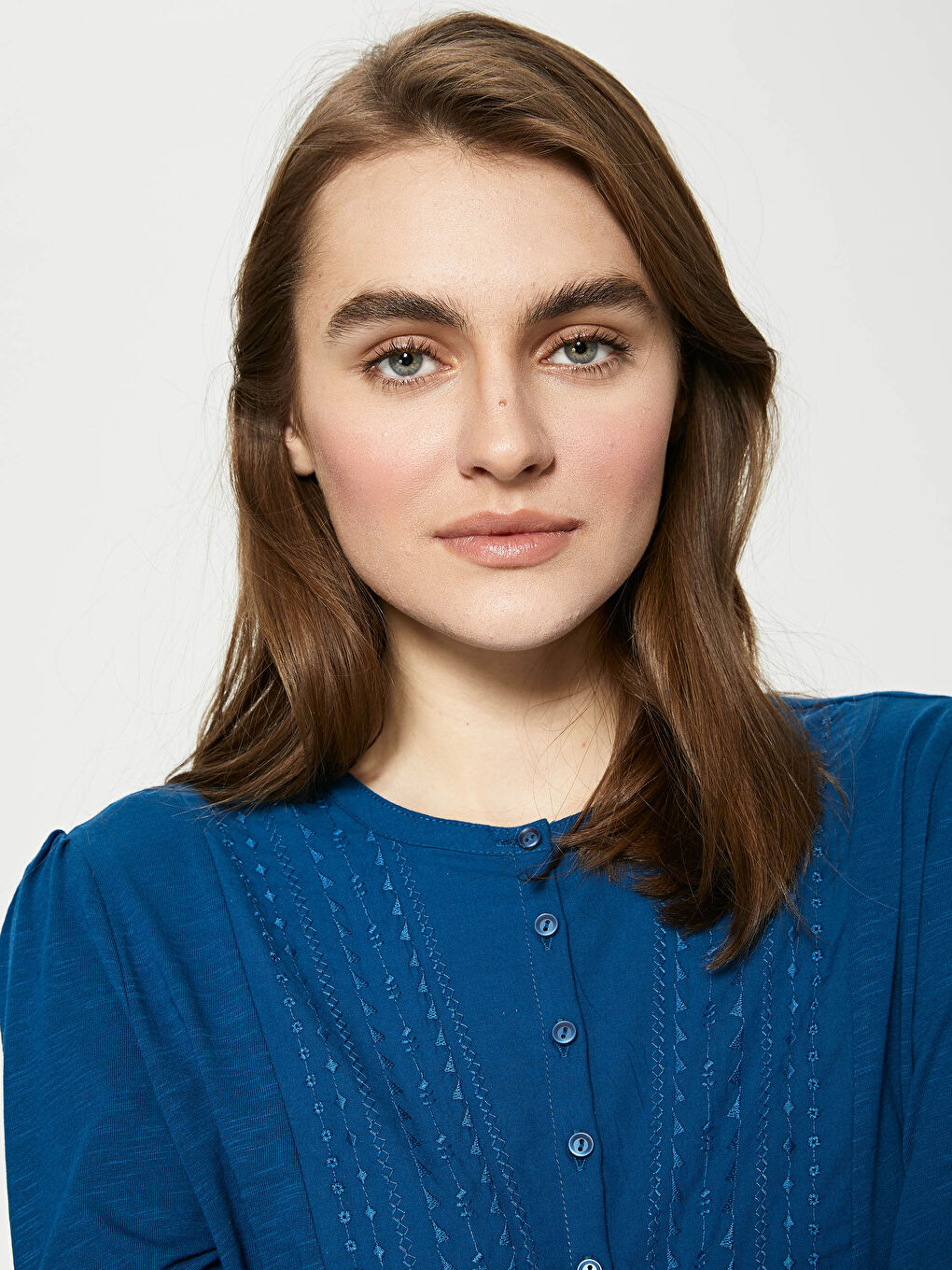 Petrol Bisiklet Yaka Düğme Detaylı Nakışlı Bluz-2