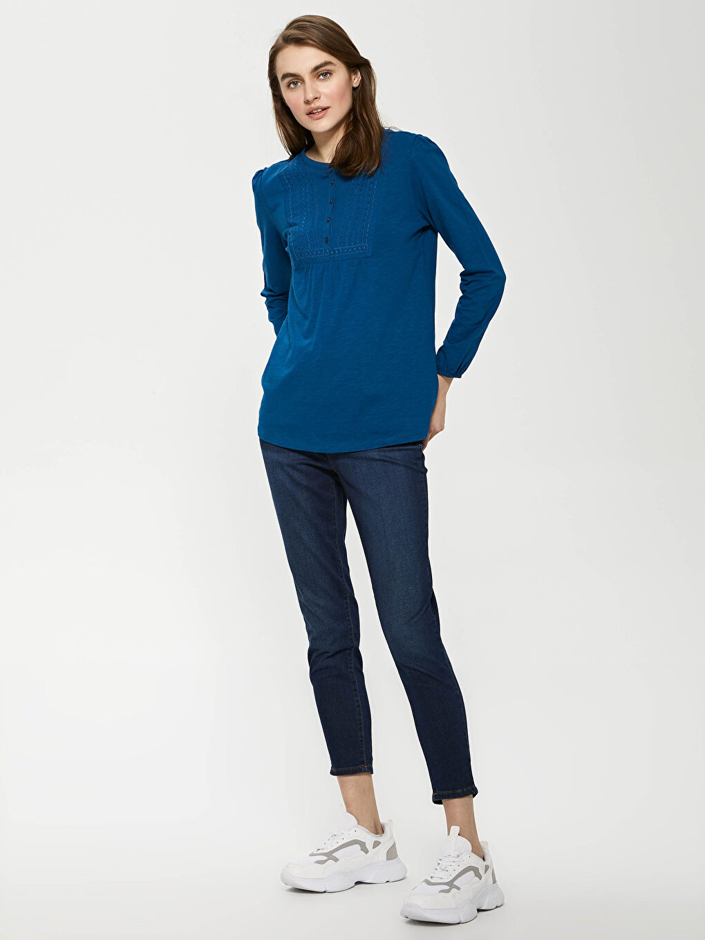 Petrol Bisiklet Yaka Düğme Detaylı Nakışlı Bluz-3