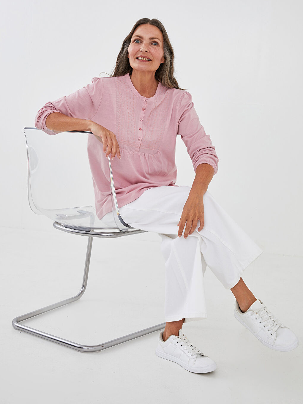 Pembe Bisiklet Yaka Düğme Detaylı Nakışlı Kadın Bluz-1