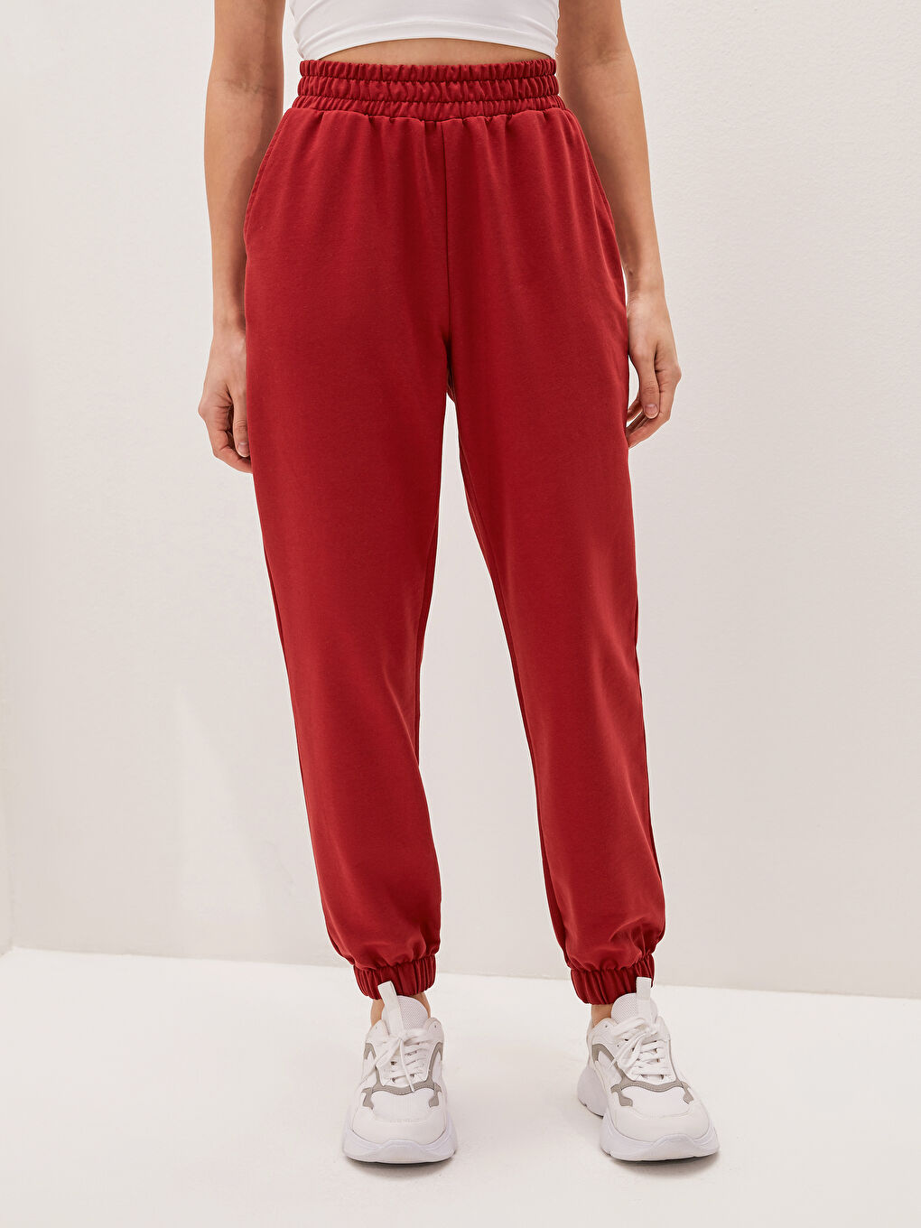 Женские спортивные штаны с резинкой на талии и деталями карманов-2