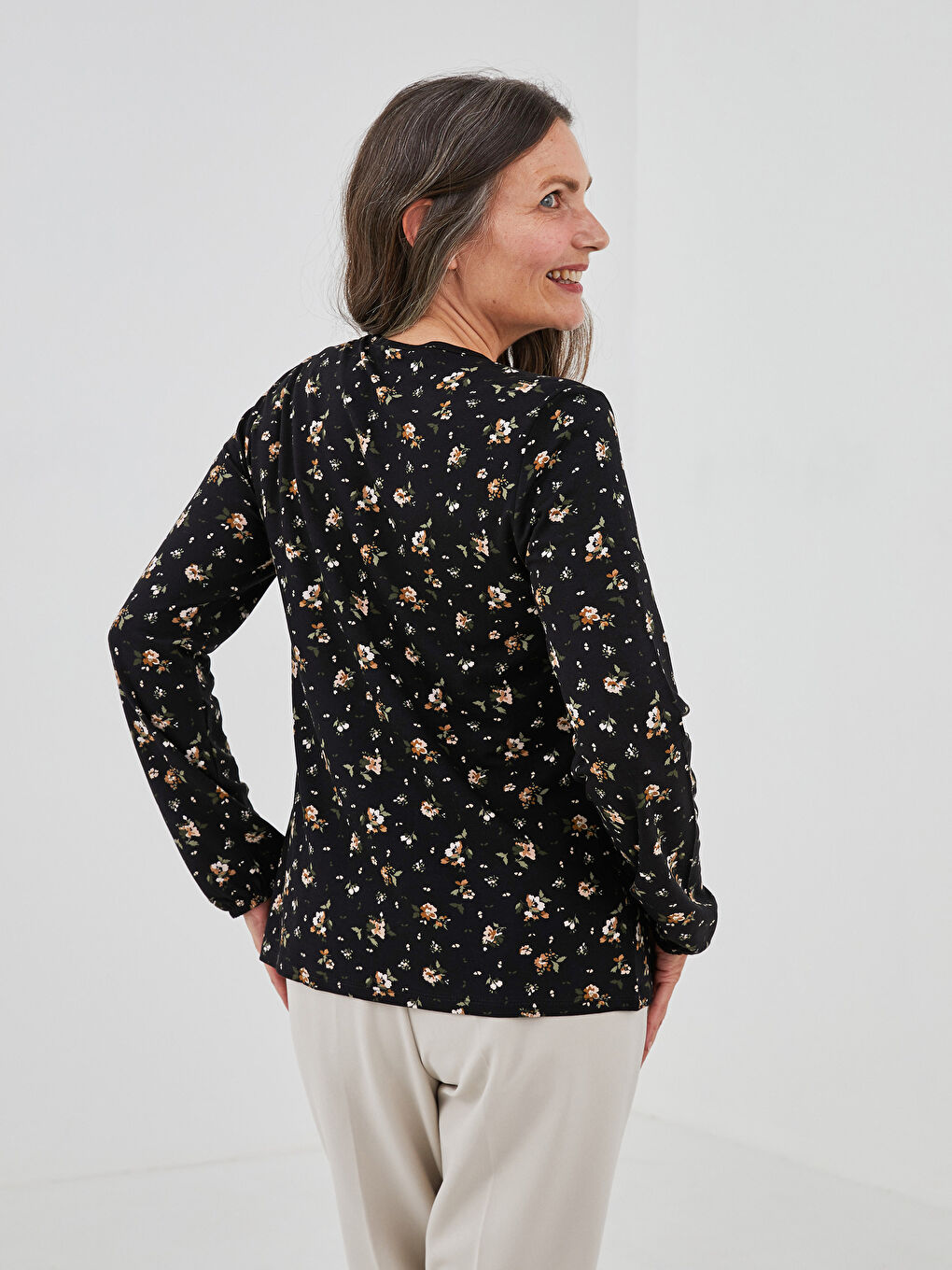 Karışık Bisiklet Yaka Nakış İşlemeli Uzun Kollu Viskon Kadın Bluz-3