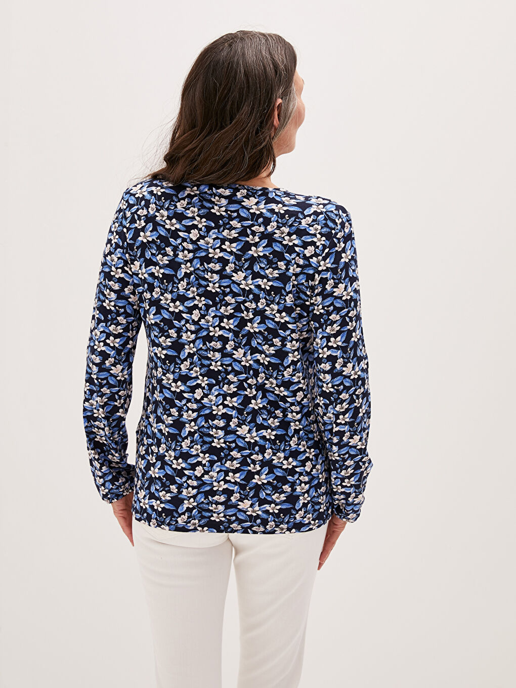 Mavi Bisiklet Yaka Nakış İşlemeli Uzun Kollu Viskon Kadın Bluz-3