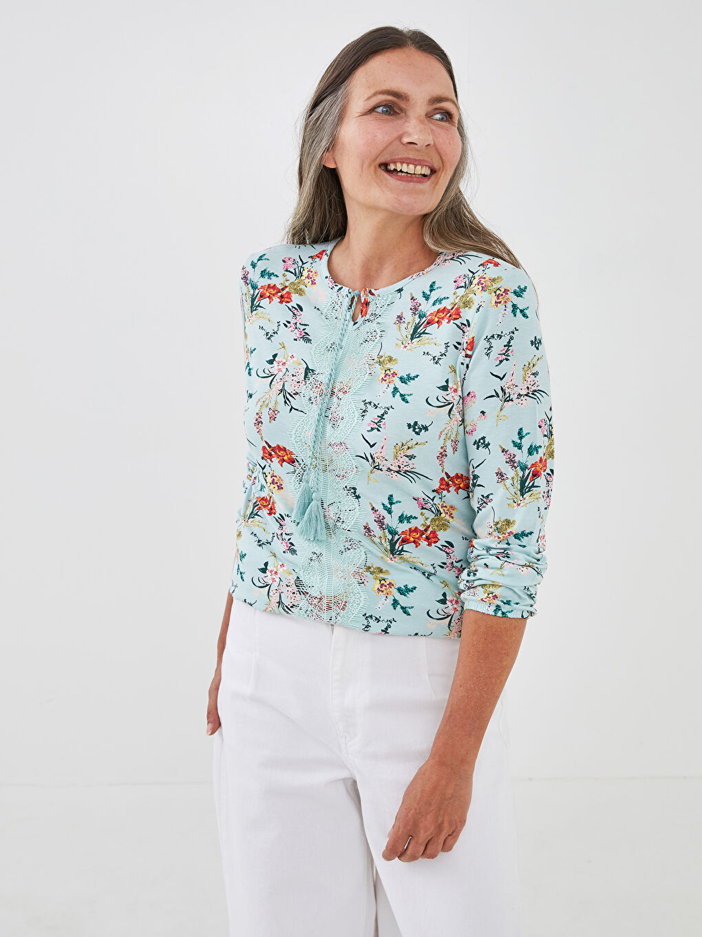 Yeşil Bisiklet Yaka Nakış İşlemeli Uzun Kollu Viskon Kadın Bluz-2