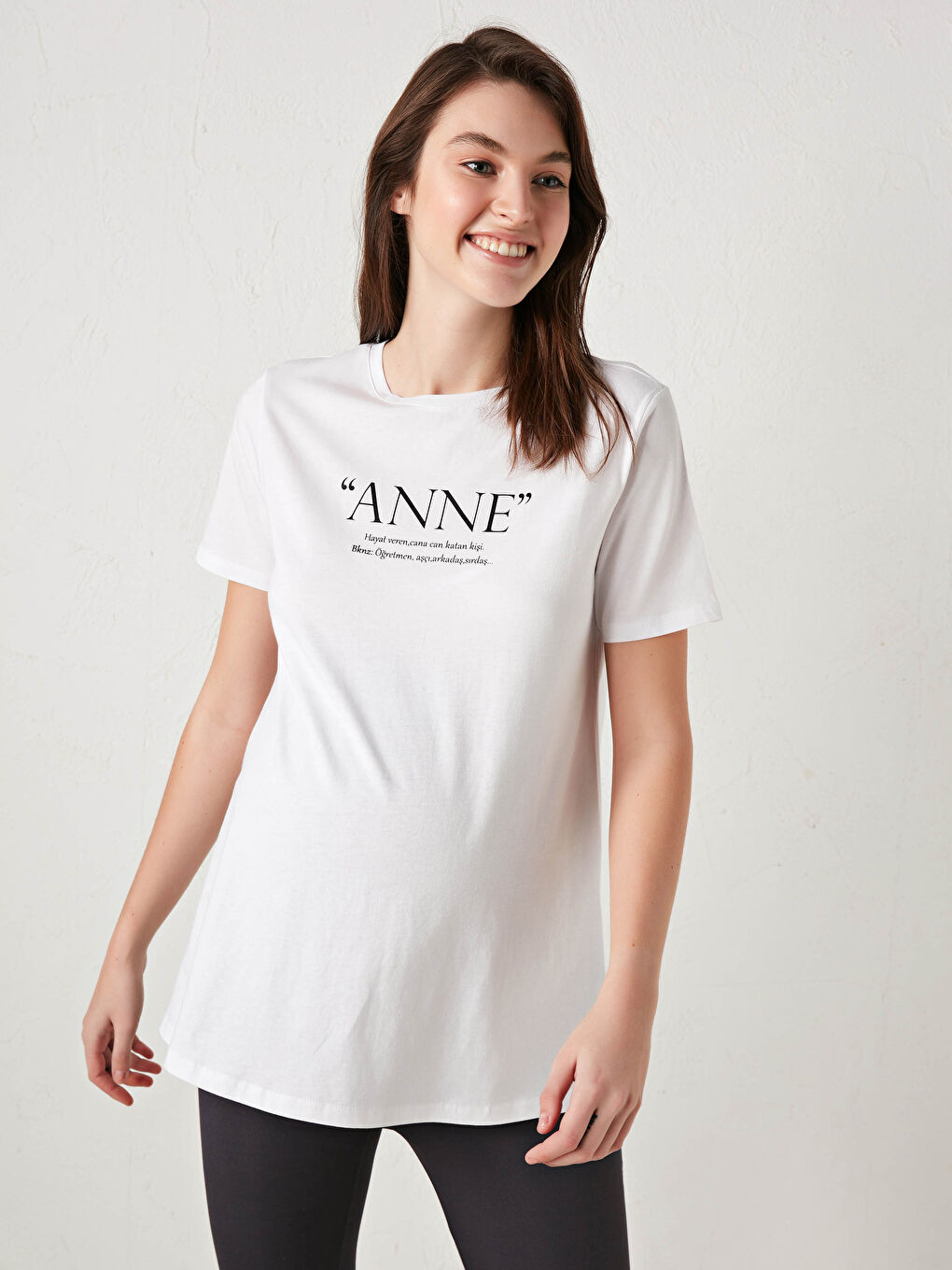 Beyaz Bisiklet Yaka Baskılı Kısa Kollu Pamuklu Hamile Tişört