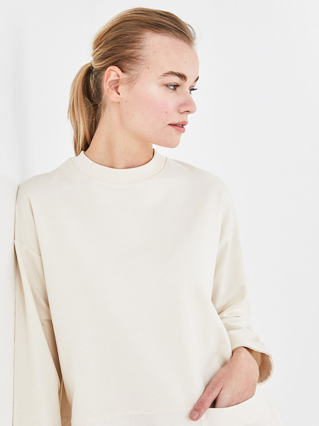 Ekru Bisiklet Yaka Düz Uzun Kollu Kadın Sweatshirt Tunik-1