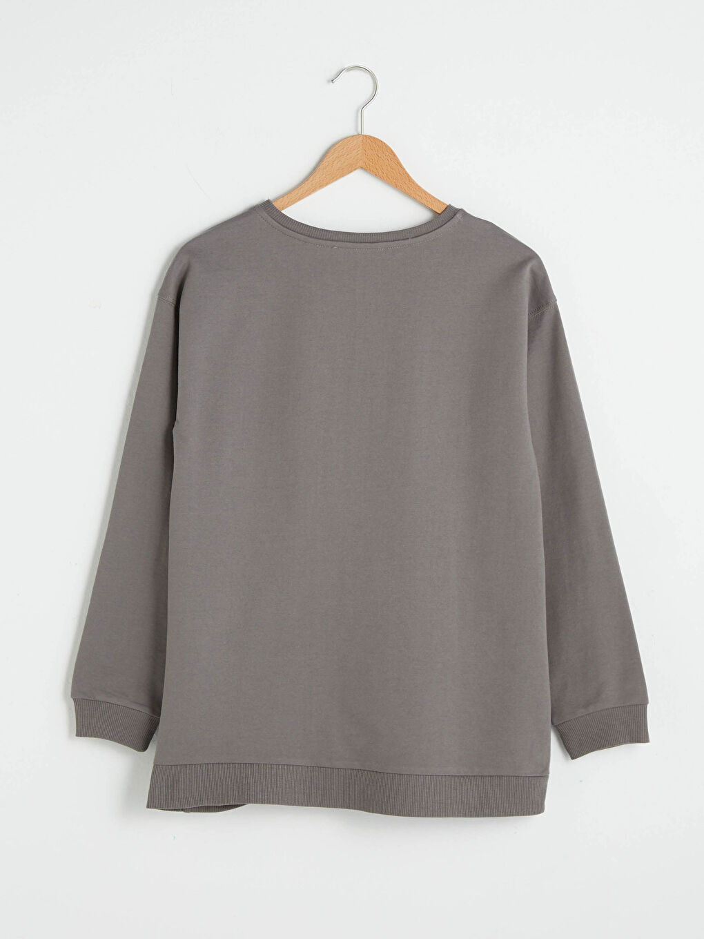 كنزة رياضية للحوامل بأكمام طويلة وياقة مستديرة وطبعة لوني تونز-7