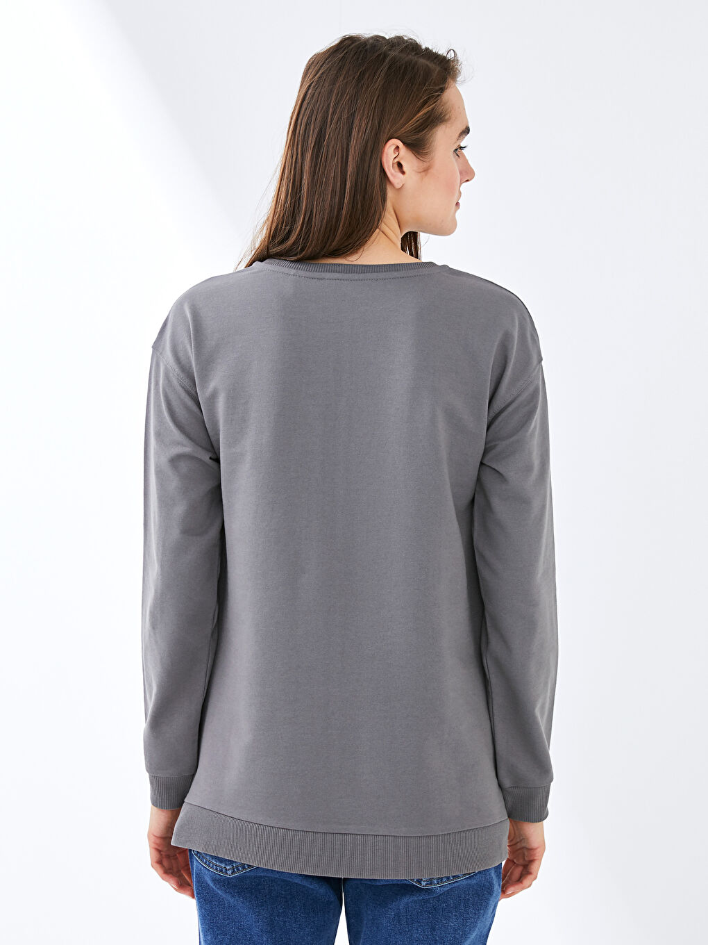 كنزة رياضية للحوامل بأكمام طويلة وياقة مستديرة وطبعة لوني تونز-4