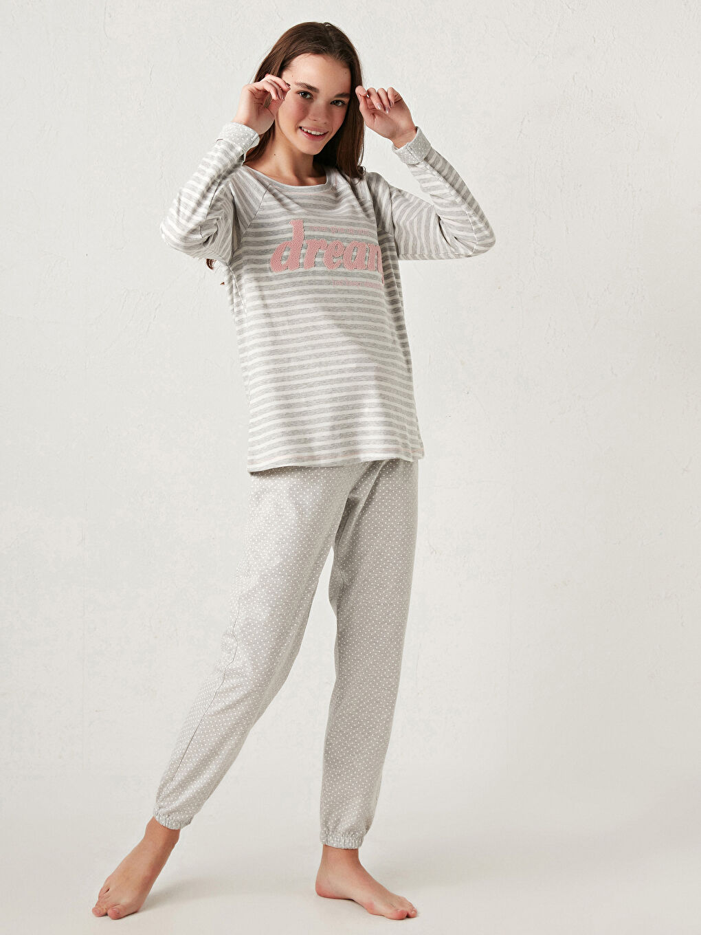 Gri Bisiklet Yaka Baskılı Uzun Kollu Kadın Pijama Takımı