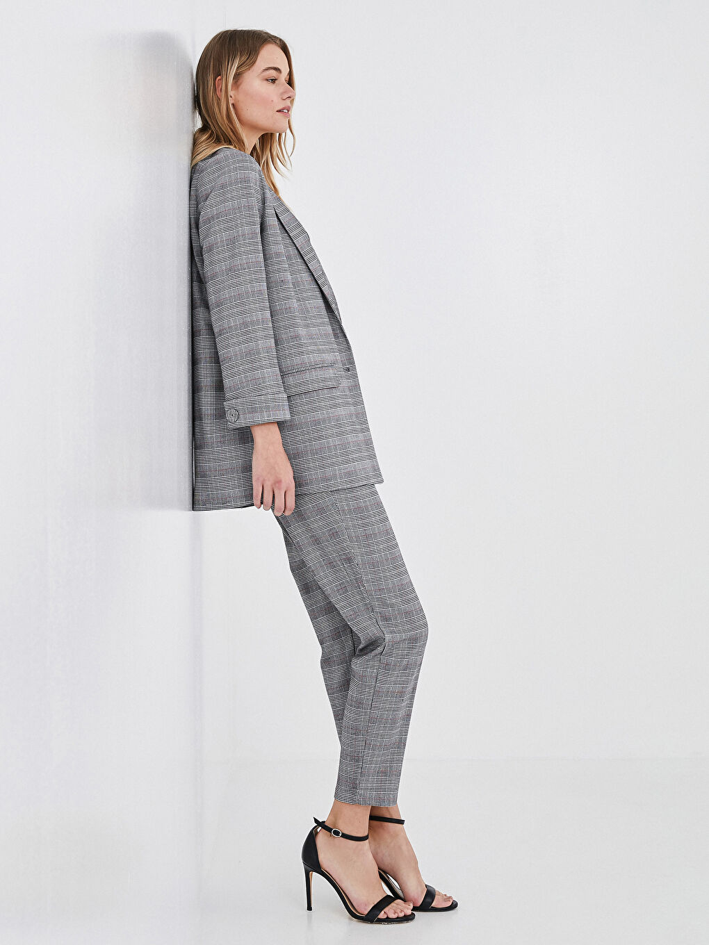 Gri Düğme Detaylı Ekose Blazer Kadın Ceket-4