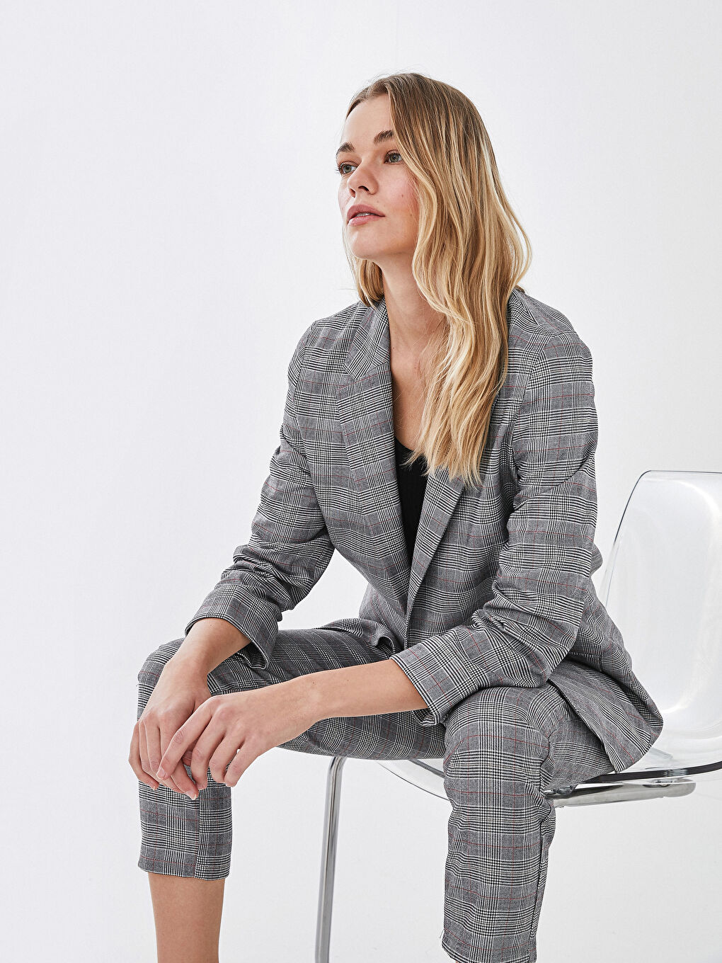 Gri Düğme Detaylı Ekose Blazer Kadın Ceket