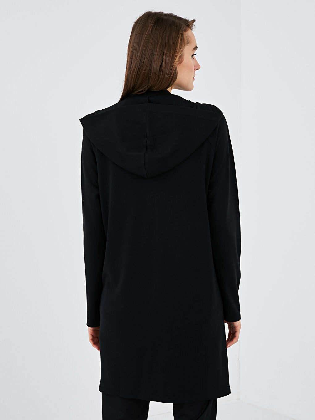 Siyah Kapüşonlu Düz Uzun Kollu Kadın Hırka-3