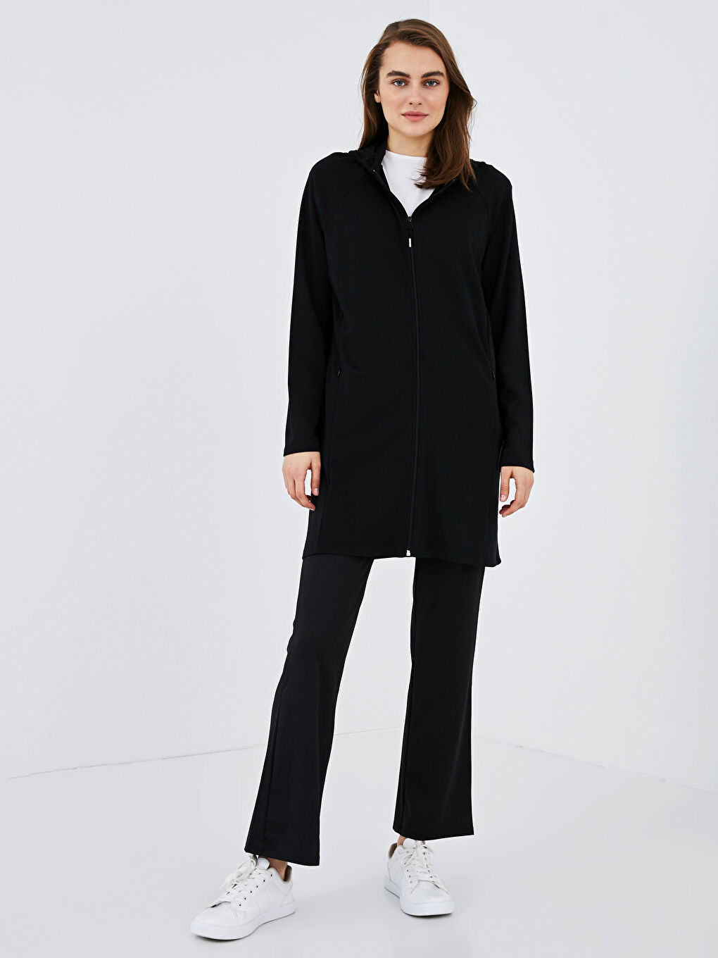 Siyah Kapüşonlu Düz Uzun Kollu Kadın Hırka-1