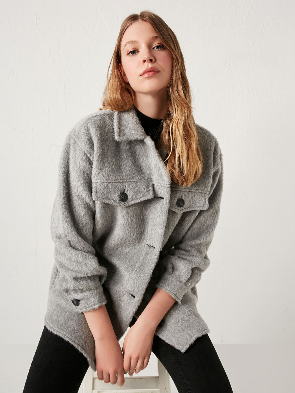 әйелдерге арналған ұзын жең жағалы қалталы пиджак