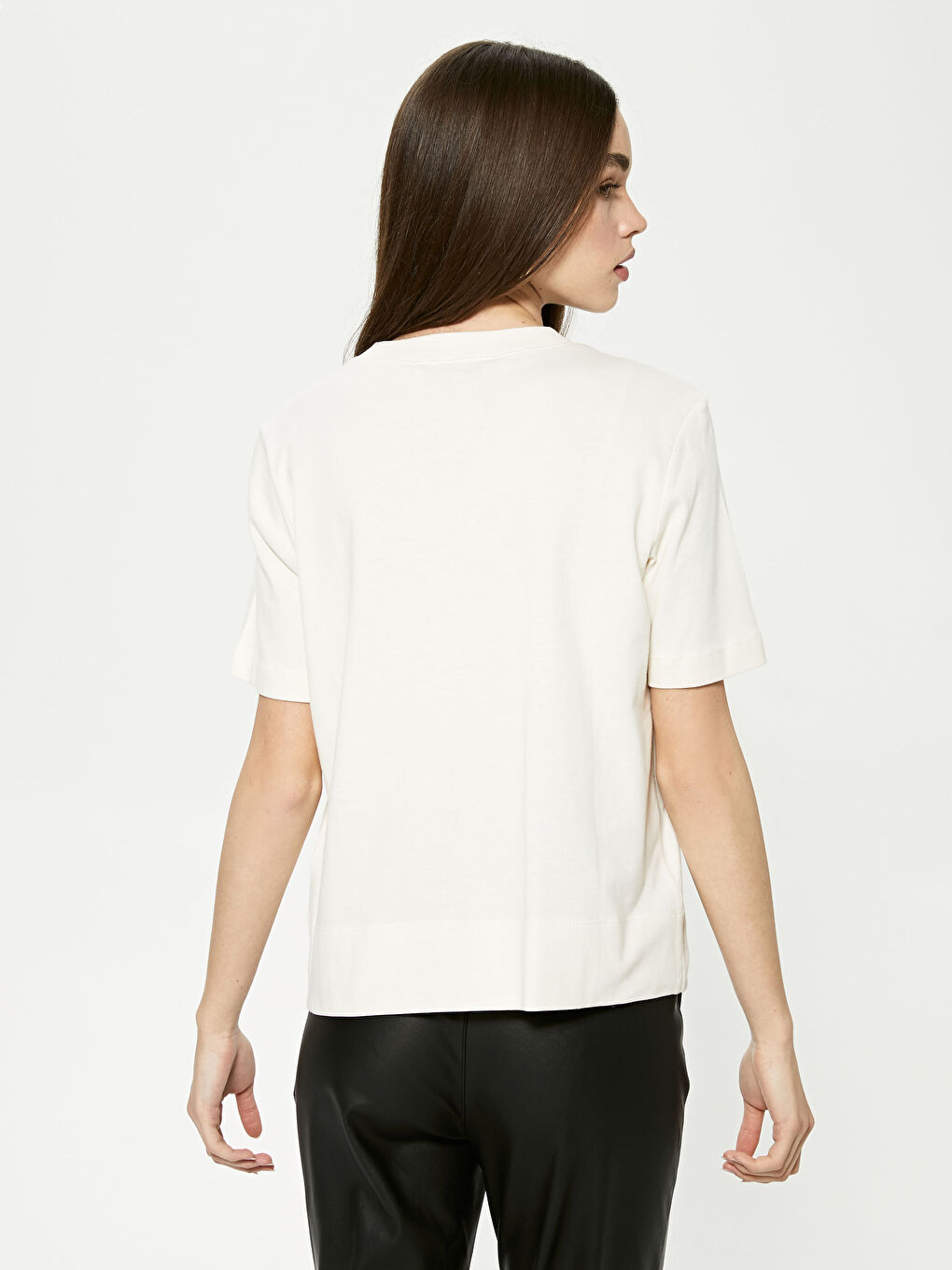 Ekru Bisiklet Yaka Slogan Baskılı Tişört-3