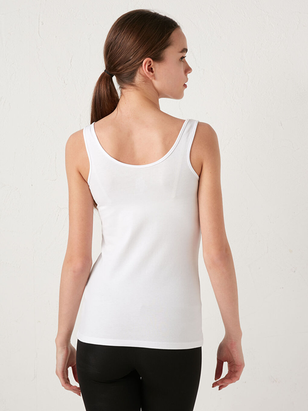 Beyaz U Yaka Kalın Askılı Atlet-3