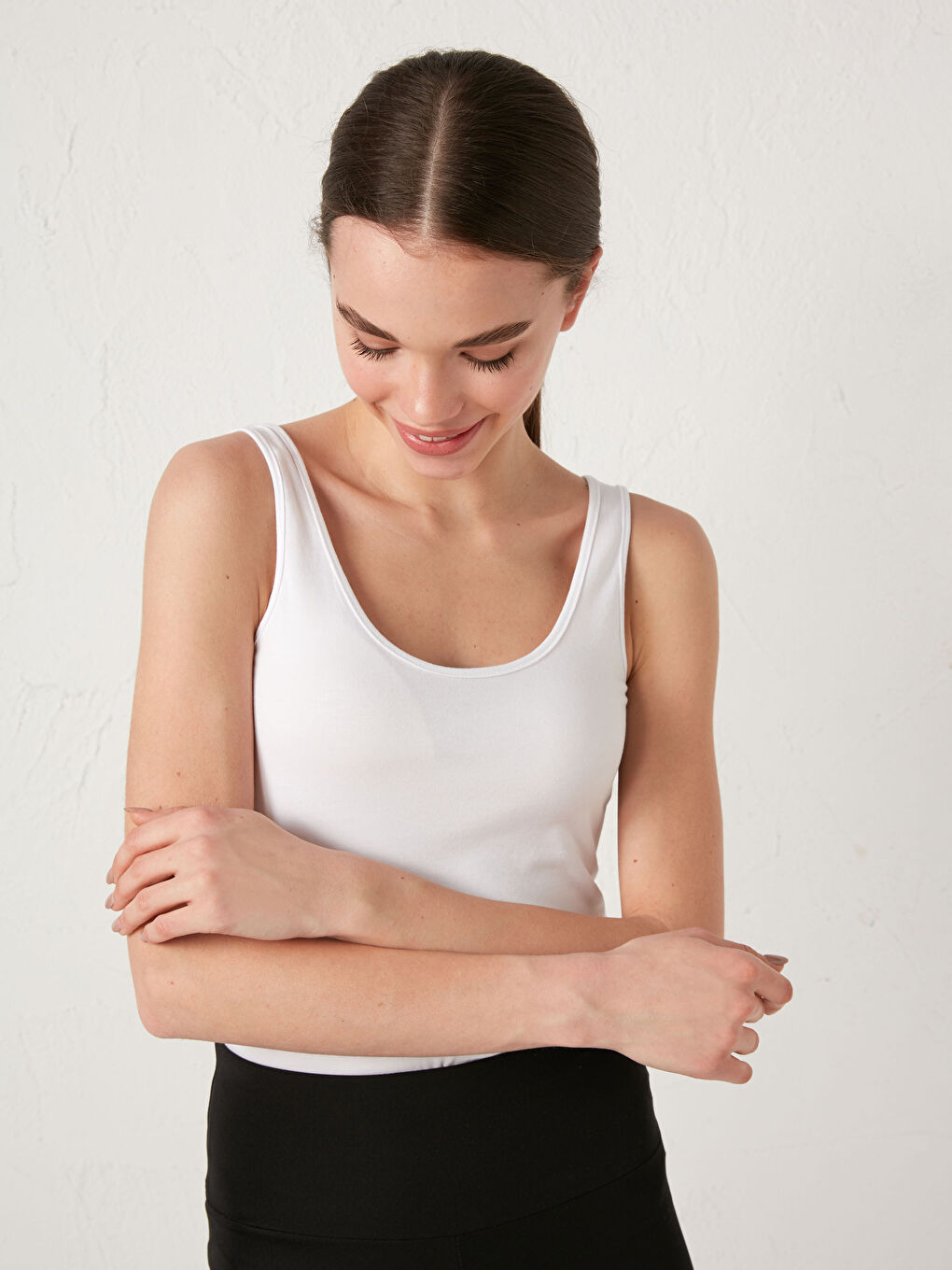 Beyaz U Yaka Kalın Askılı Atlet-4