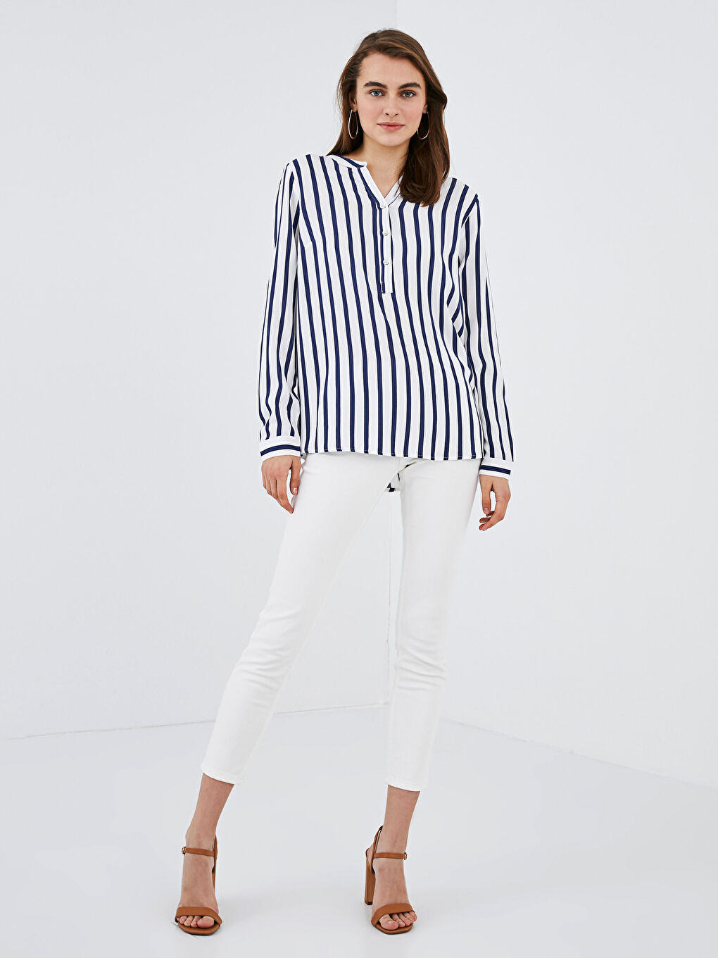 Mavi V Yaka Çizgili Uzun Kollu Viskon Kadın Bluz-2