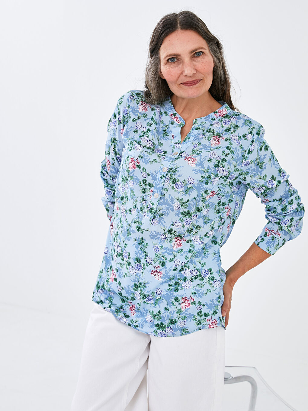 Mavi Kaçık Yaka Çiçek Baskılı Uzun Kollu Poplin Kadın Bluz-5