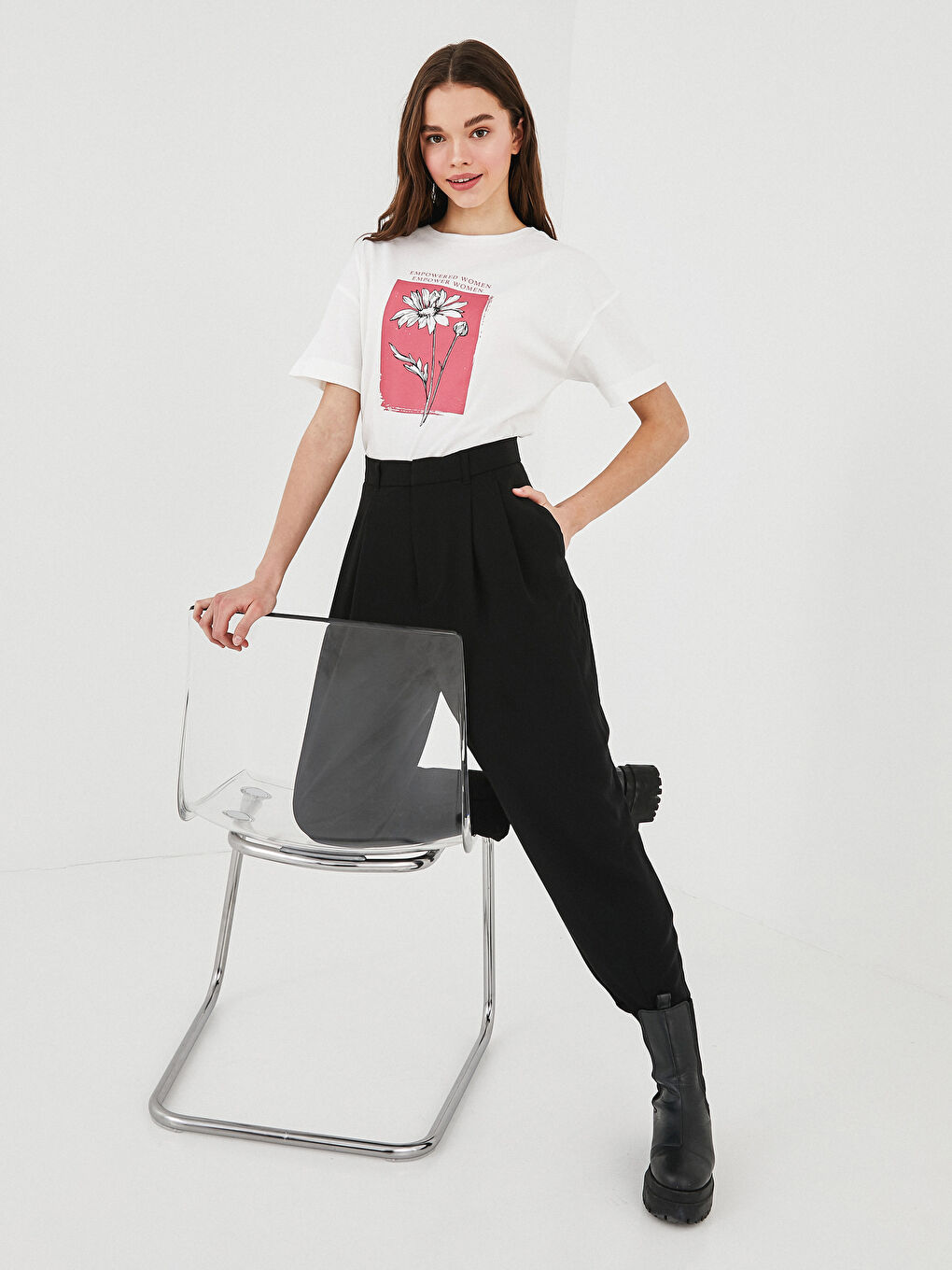 High Waist Pocket Detailed Ankle Length Gabardine Trousers For Women-3