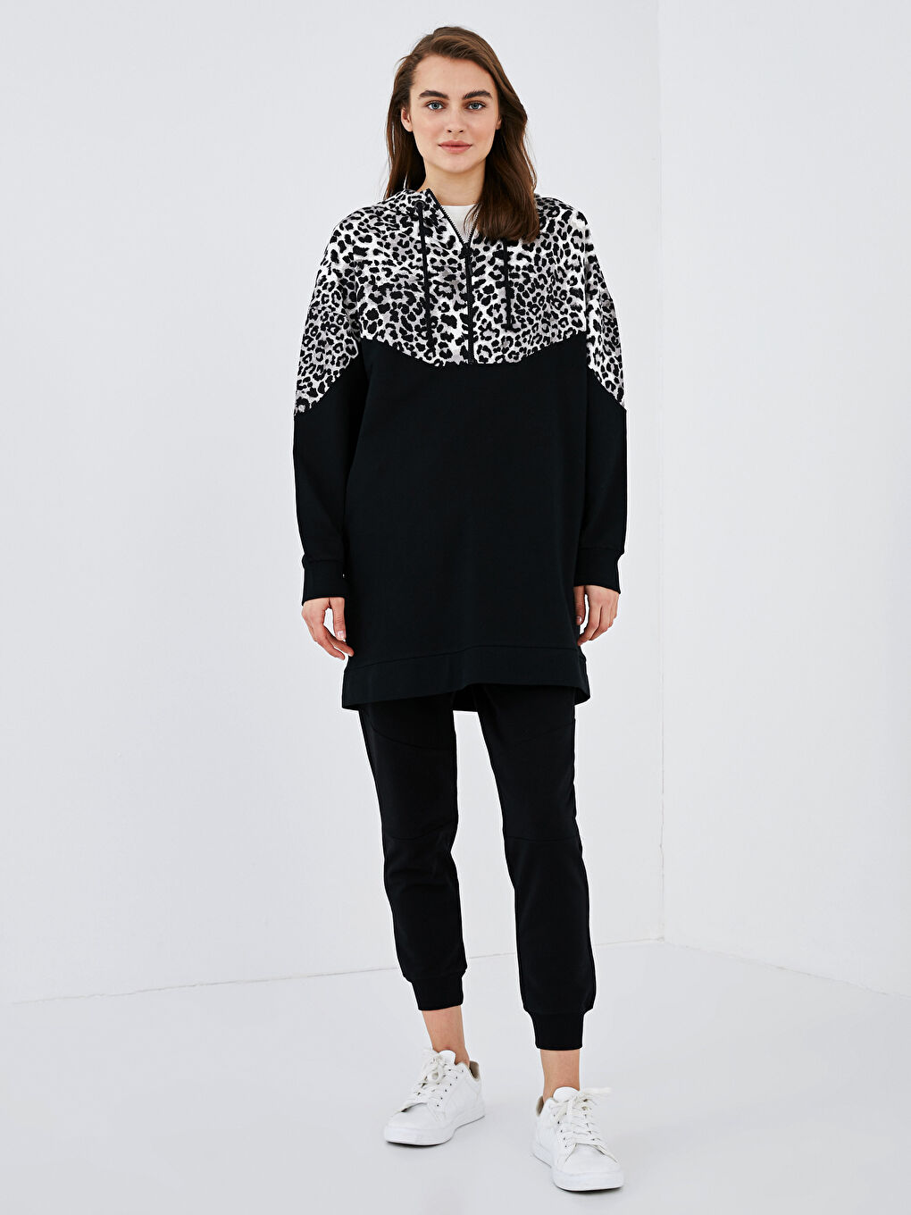 Свитшот-туника женская с капюшоном, узорчатая, с длинным рукавом-3