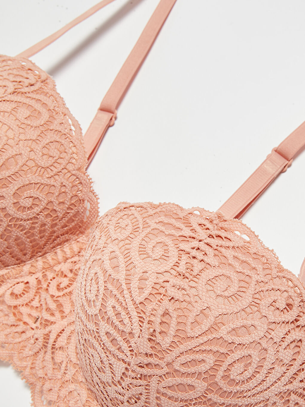 Pembe Dantelli Dolgulu Straplez Sütyen-1